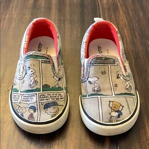 Baby Gap Peanuts comic strip toddler shoes